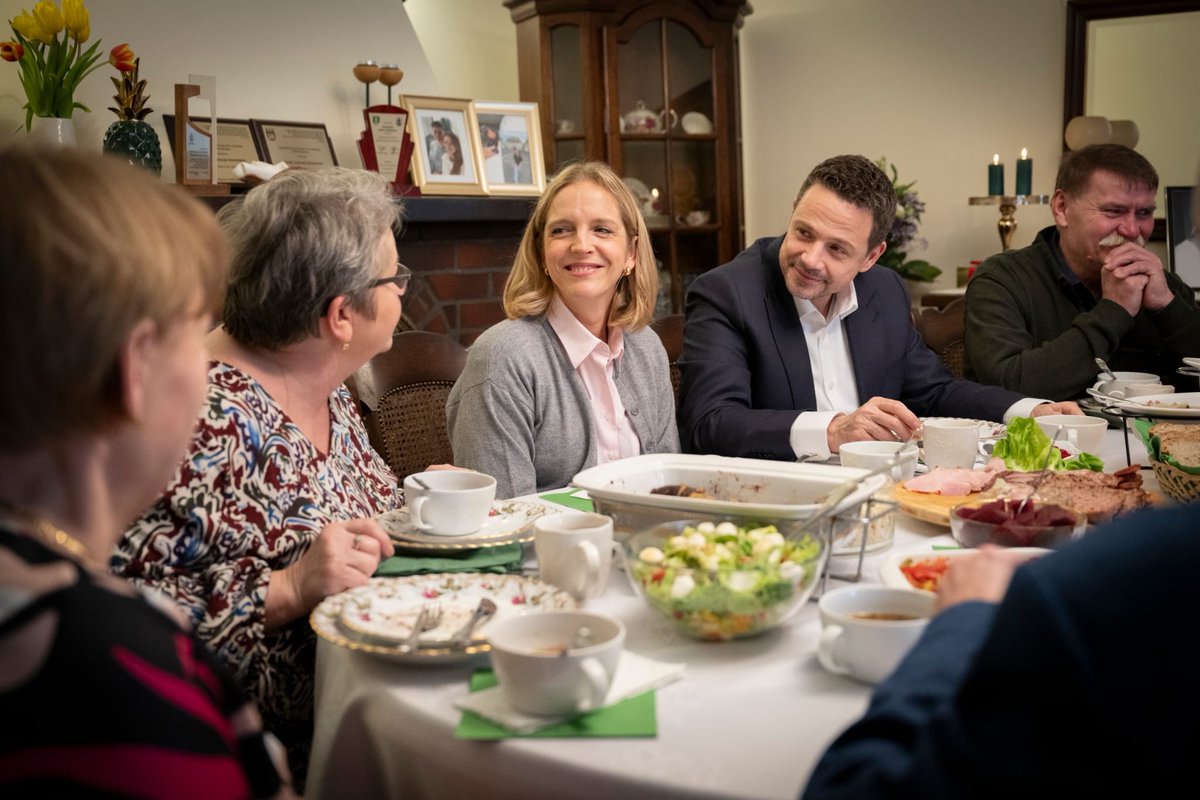 WiolaPaprocka's tweet photo. Ale to będzie wspaniała para prezydencka 🤍❤️
#Trzaskowski2025 https://t.co/Y3C7tTHG91
