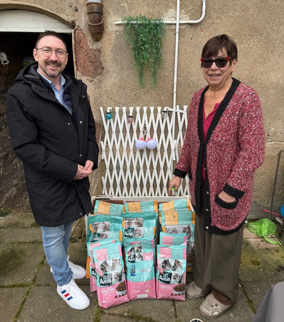 A_Dutremble's tweet photo. 🐈⬛🥰 Heureux d’effectuer un don aux associations qui œuvrent auprès des chats abandonnés ou en détresse. Ces associations ont un rôle majeur dans le dynamisme du territoire sur le bien-être animal. #CauseAnimal 🐾 https://t.co/uxrbzRI4BY