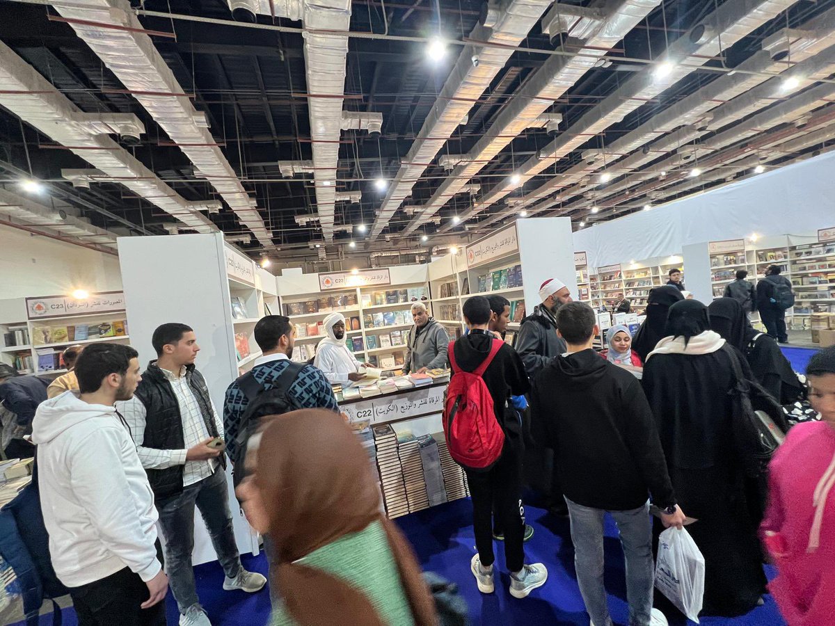 لقطات حية لرواد ومتابعي إصدارات دار المرقاة المتنوعة من مختلف الجنسيات في معرض القاهرة الدولي للكتاب 56 صالة رقم 3 جناح C22
#معرض
#القاهرة 
#للكتاب
#كتب
#دار_المرقاة_للدراسات_والنشر