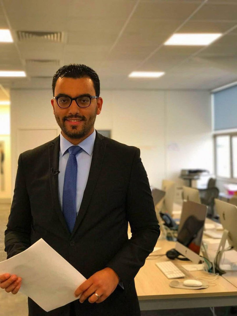 توفي للتو الإعلامي والصحفي المغربي أيوب الريمي عن عمر 34 عاماً.. 
كان مؤمناً، خلوقاً، ودوداً، مُحباً ومحبوباً. وكان آخر كلامه في الدنيا: فلسطين. 

نسألُ الله لكَ الرحمة، والمغفرة، والجنة الواسعة، وإنا لله وإنا إليه راجعون. لله ما أعطى وله ما أخذ.