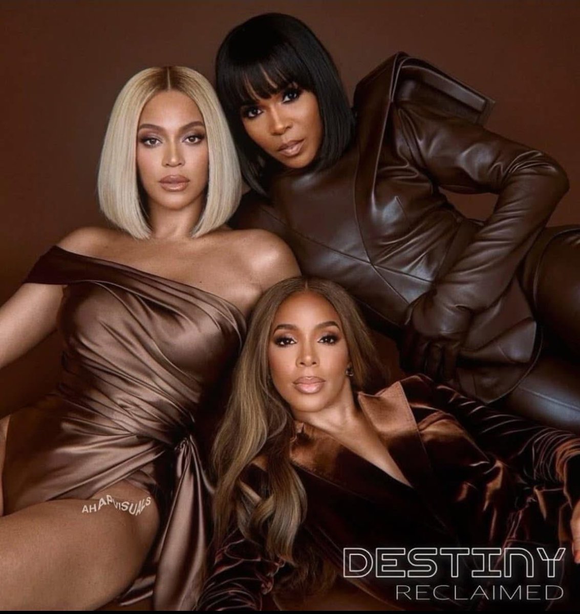 DatVader1's tweet image. Now hear me out, @Beyonce @KELLYROWLAND @RealMichelleW  … talking about a culture shift ….  This will break the World but not our souls !!!!
