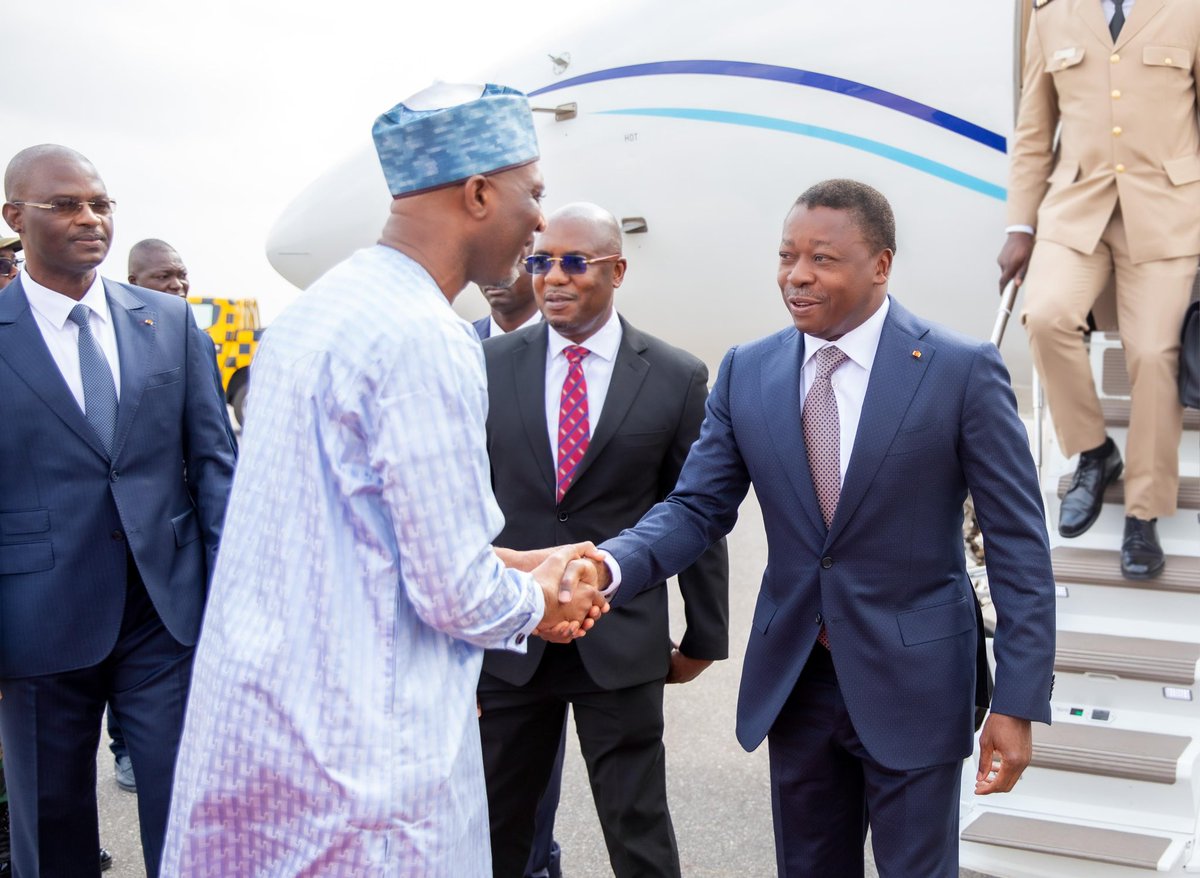 Présidence Togolaise/Togolese Presidency tweet media