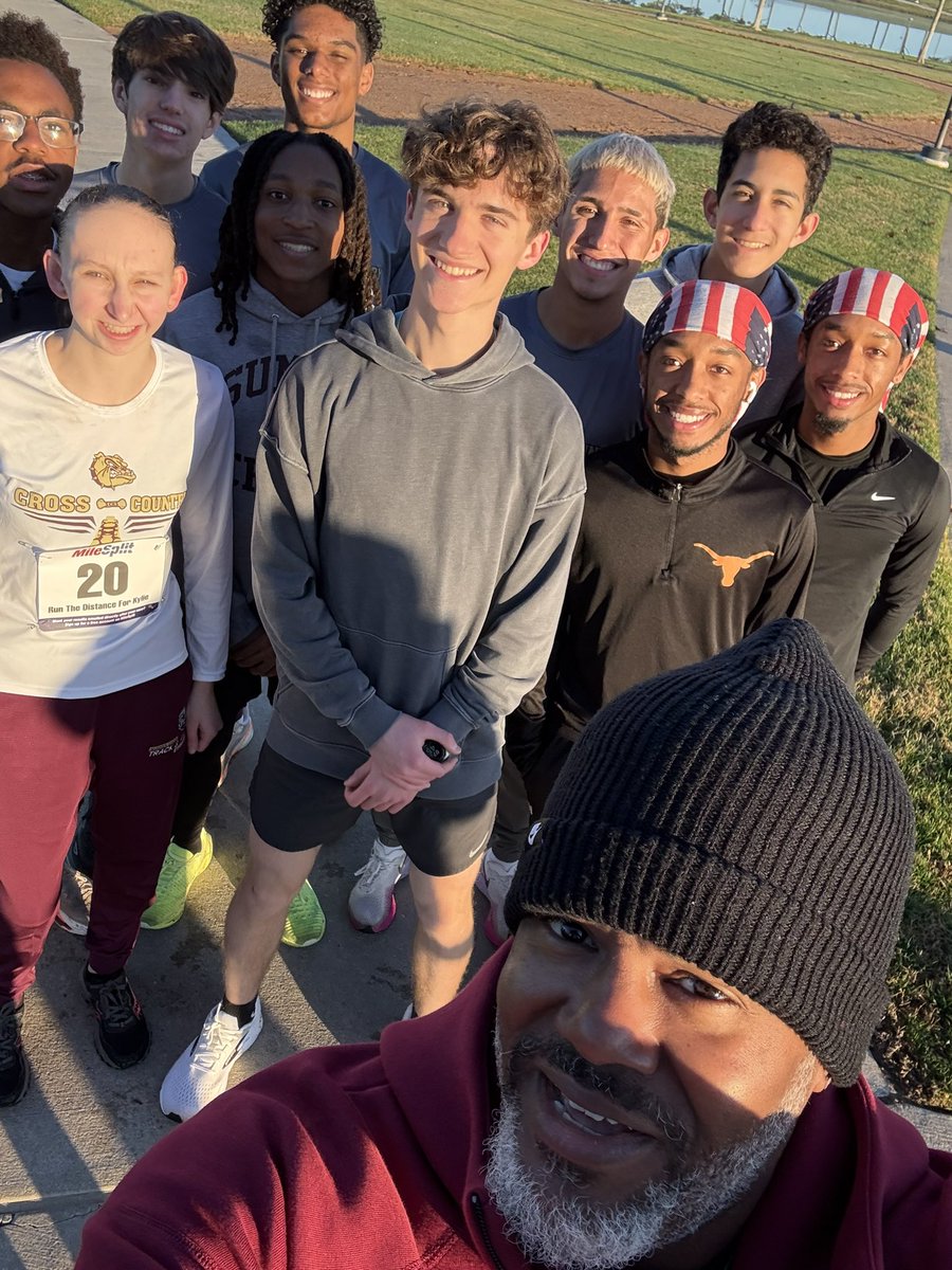 AngryHalfMiler's tweet photo. Great job to the Summer Creek Distance Crew for showing their support at the Kylie Pope 5K Run the Distance!  

Kylie Pope was a former varsity athlete at Summer Creek who tragically passed away in an ATV accident. https://t.co/UsTmyRRYpa