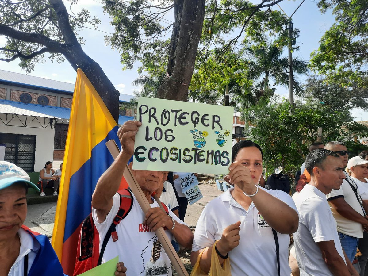 ¡Nuestro compromiso con la paz abarca por supuesto, la defensa y protección de los ecosistemas y el medioambiente! 🌱 

Hoy nuestra UTL acompañó una jornada en la Comuna 13 de Cali donde se manifestaron en defensa de los humedales , zonas verdes y lugares de esparcimiento