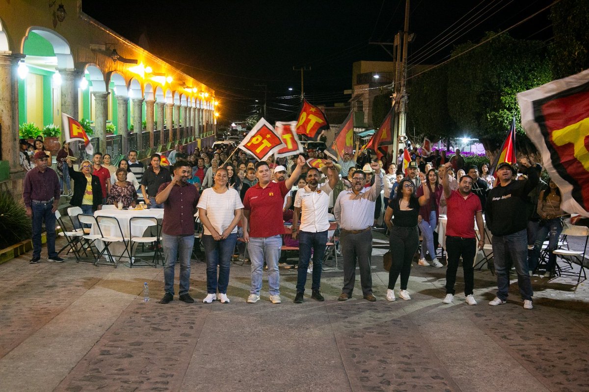 LeonardAlmaguer's tweet photo. Quedó instalado el congreso extraordinario en Techaluta de Montenegro, ya se eligieron a las y los delegados qué representarán al #PT en el municipio y quienes irán al congreso estatal.

Seguimos recorriendo Jalisco para unir fuerzas y organizar a las y los compañeros. 🚩🚩💪 https://t.co/js6mfeY4LW