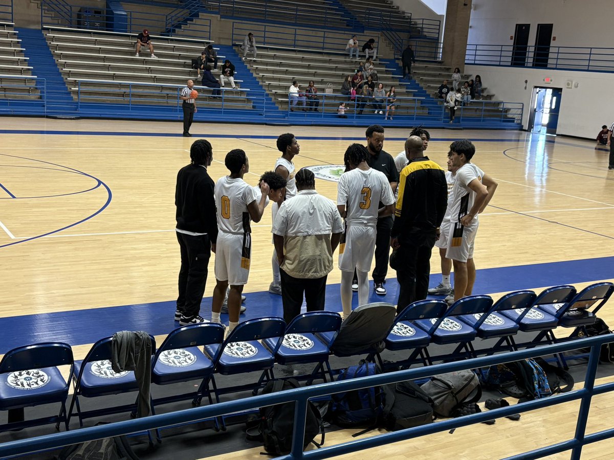 Second half action about to start in today’s double header for the Men’s Tigers Basketball Program against Heights.