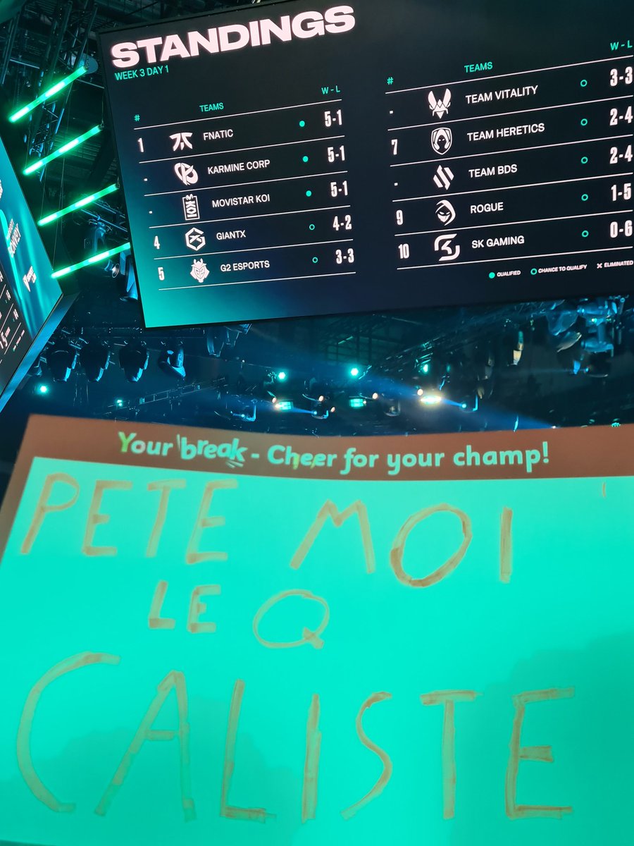 DrawMeAShip tweet media