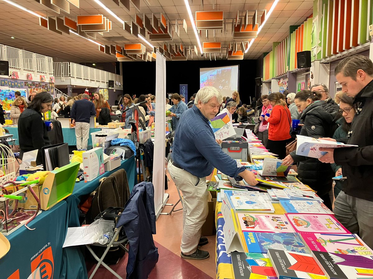 Très belle réussite pour la journée <a href="/AGEEM_National/">AGEEM National</a>  de l'Académie de Nice à la Valette du Var, ce samedi 1er février. De nombreux échanges autour de nos outils et des nouveaux programmes.🙏 aux organisatrices d'y avoir convié les éditeurs.
<a href="/AcademieNice/">Académie de Nice</a> <a href="/EditionsHatier/">Editions Hatier</a>
