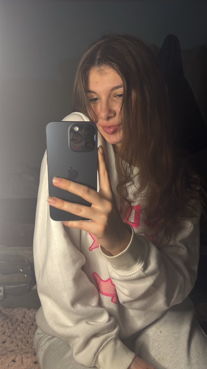 mysteryymachin's tweet photo. i’ll bless ur feeds a little bit. 
#natural #lightmakeup #prettygirl #faith #sfw #lighting #simp4me https://t.co/Yee7AGkboD