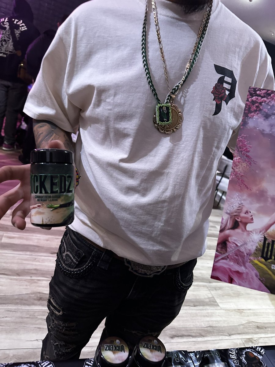 blackhippyfarms's tweet photo. Huge thanks to everyone who supported The Lunar New Year Hash Bash whether you bought a ticket, told a friend, or pulled up! 🐉🔥 Shoutout to #SourWavez,  #HashKitty, @FaheyLane and @Da_niel847 last night was a movie 🎥 🍿⛽️ ! We’ll be back soon! ✨ https://t.co/m7QgQpJvky