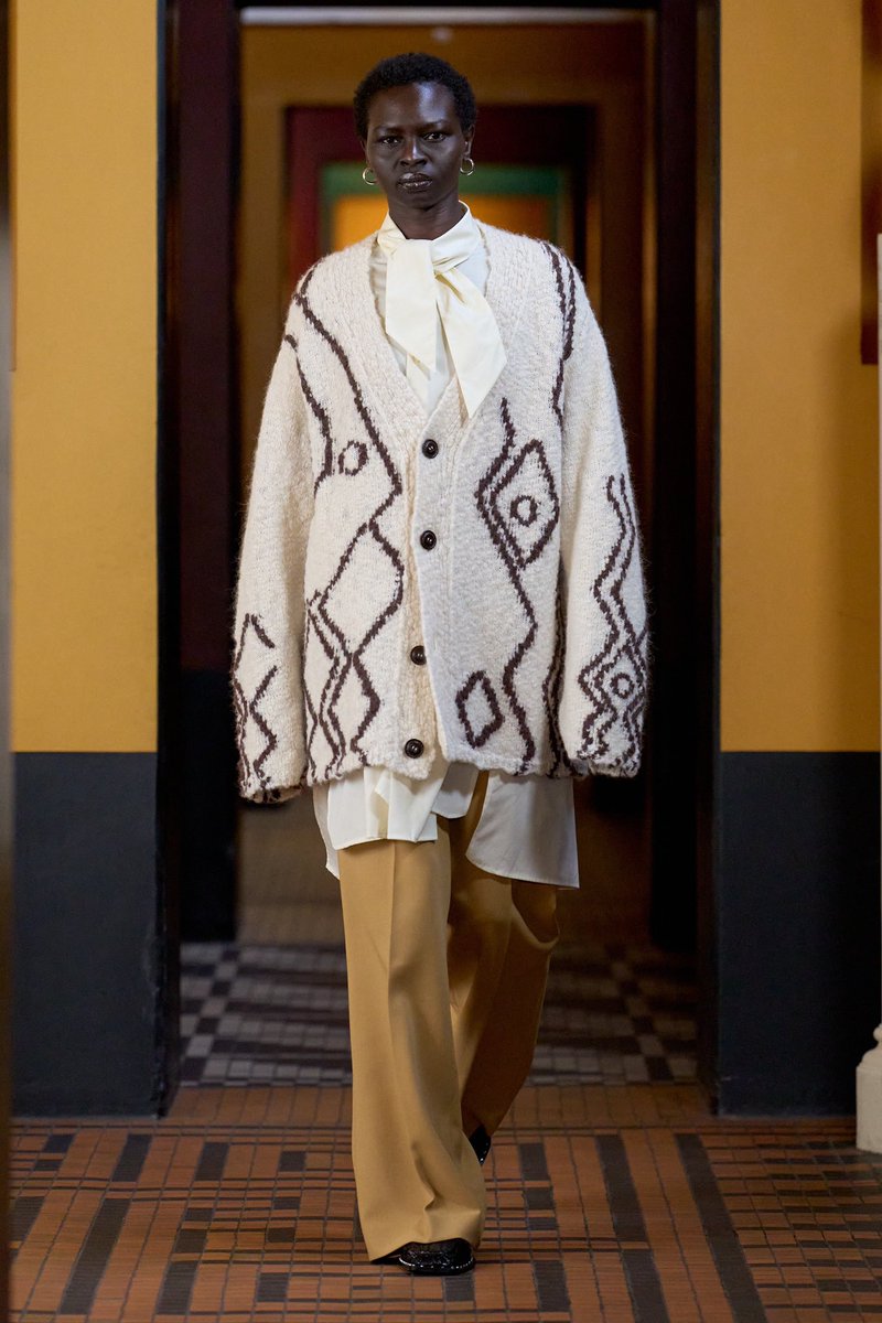 РЕНАТА. tweet media