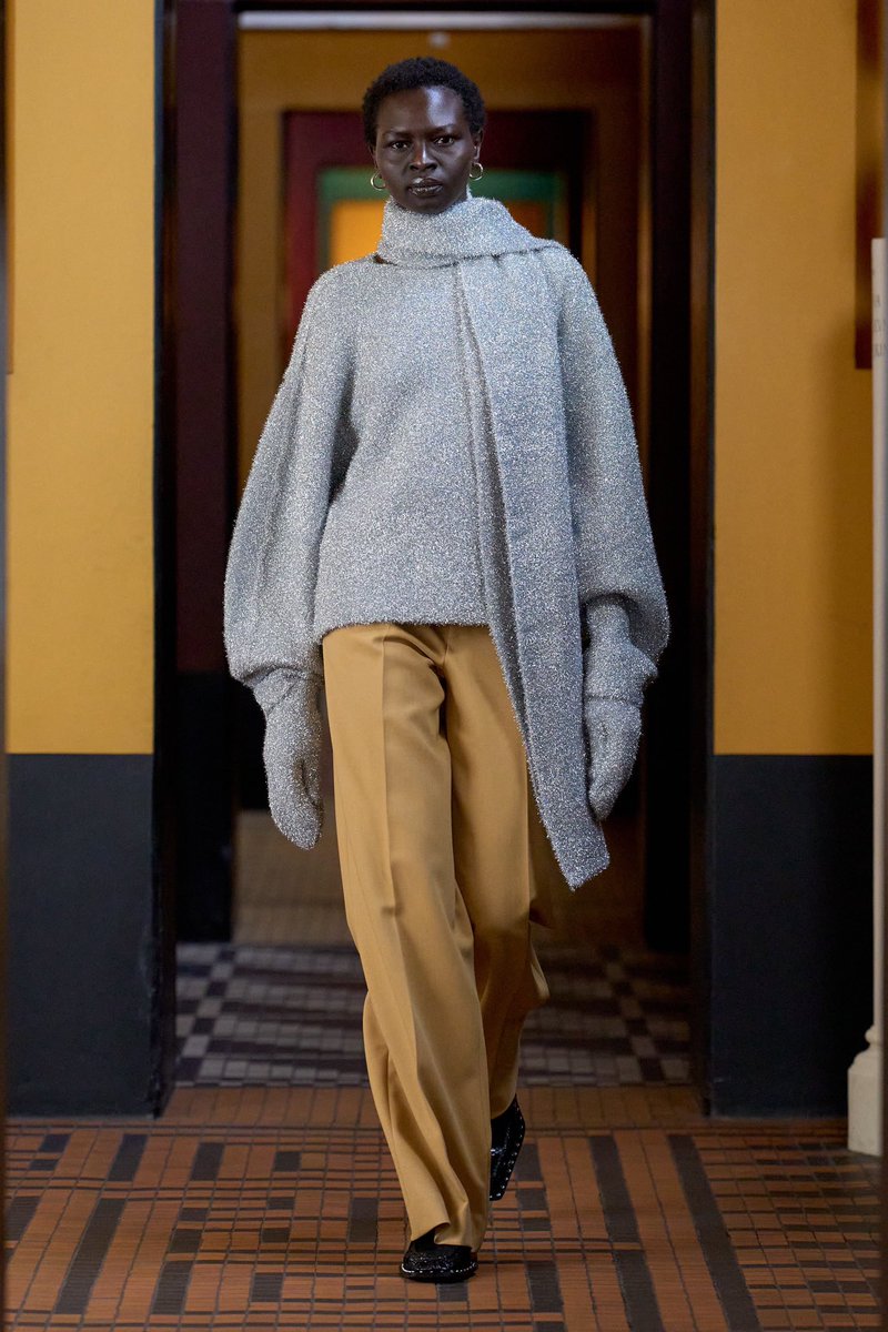 РЕНАТА. tweet media