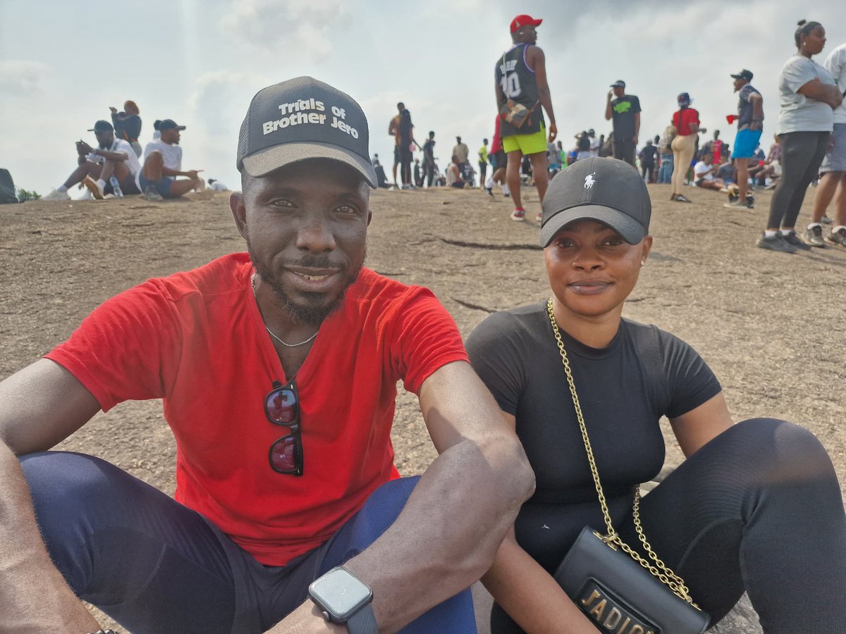 ayokunleajisafe's tweet photo. On today’s hike with @HomeOnHills 

CC @IwaeniM https://t.co/I0ofH6uI2z