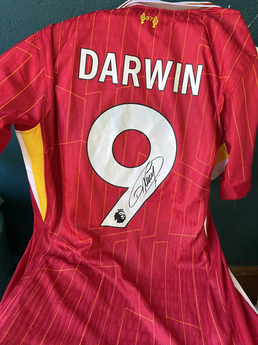 House Manya tweet media