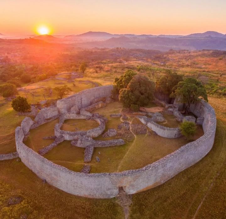It's all negative tweets about Zimbabwe on this TL, you telling me we don't have anything positive to say about our country, maa'n we are just toxic as a people, anyways...DEAR WORLD please visit Zimbabwe 
#VistZimbabwe #VictoriaFalls #GreatZimbabwe