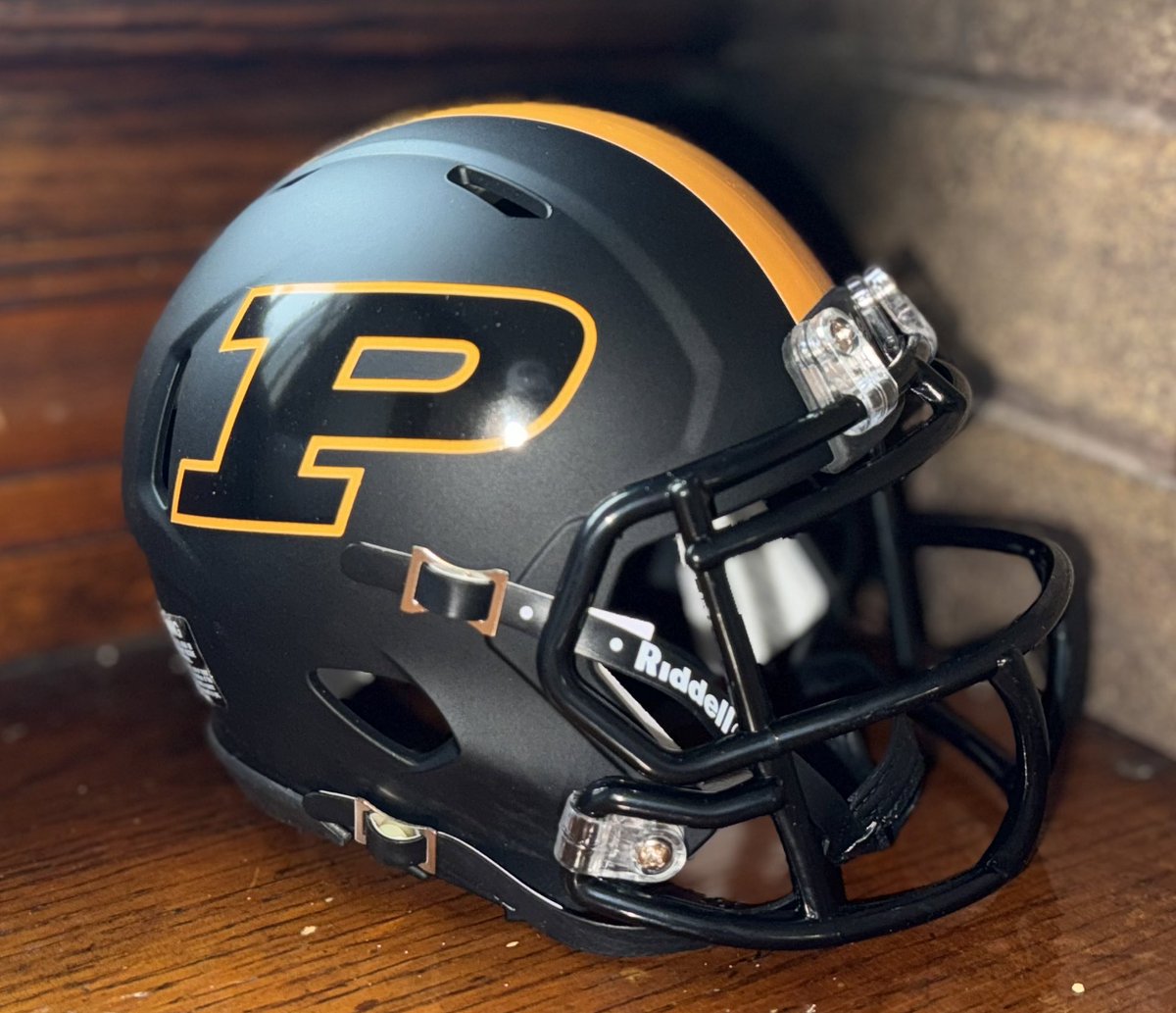 Matthewson’s Mini Helmets (@mm_helmets) on Twitter photo Check out this matte black <a href="/PricevilleFB/">Priceville Football</a> mini helmet made for a fan.
Also including the tapered yellow stripe.
Any team interested in offering your schools replica helmet, contact us to get your custom 2 week pop up store. Check out this matte black <a href="/PricevilleFB/">Priceville Football</a> mini helmet made for a fan.
Also including the tapered yellow stripe.
Any team interested in offering your schools replica helmet, contact us to get your custom 2 week pop up store.