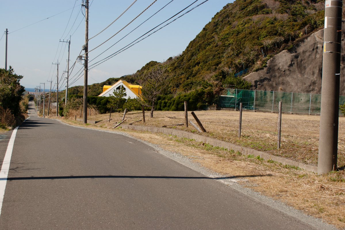 第3話Aパートで藤兵衛とライダーの能力テストしていたのはこの右側にあった土砂採取場。現在は整地されてご覧の通り。