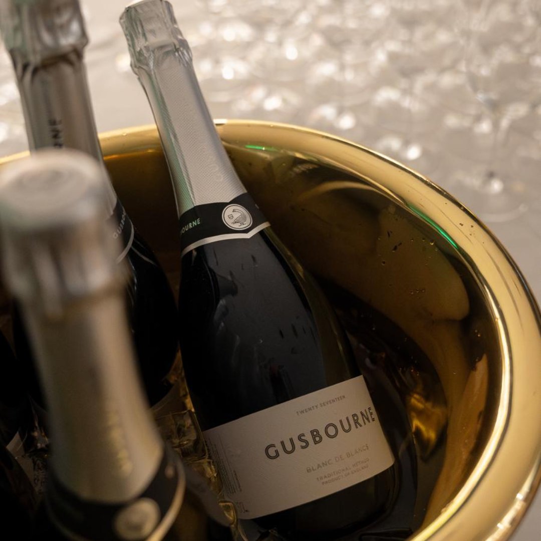 Gusbourne (@gusbourne) on Twitter photo Our Blanc de Blancs 2017 brought a sparkling touch to the <a href="/astonmartin/">Aston Martin</a> Vanquish reveal.
📸: Ryan O'Donoghue Our Blanc de Blancs 2017 brought a sparkling touch to the <a href="/astonmartin/">Aston Martin</a> Vanquish reveal.
📸: Ryan O'Donoghue
