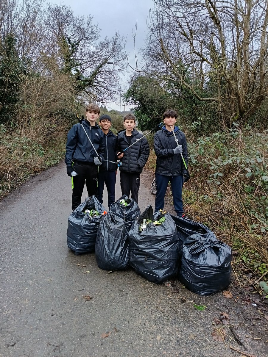 Our friends came out with us today for another #DofE litter pick, so we took advantage of the extra hands and decided it was a good time to tackle the brambles littered with cans. We had no idea how bad it actually was, but 301 cans later, we've made a definite improvement 💪