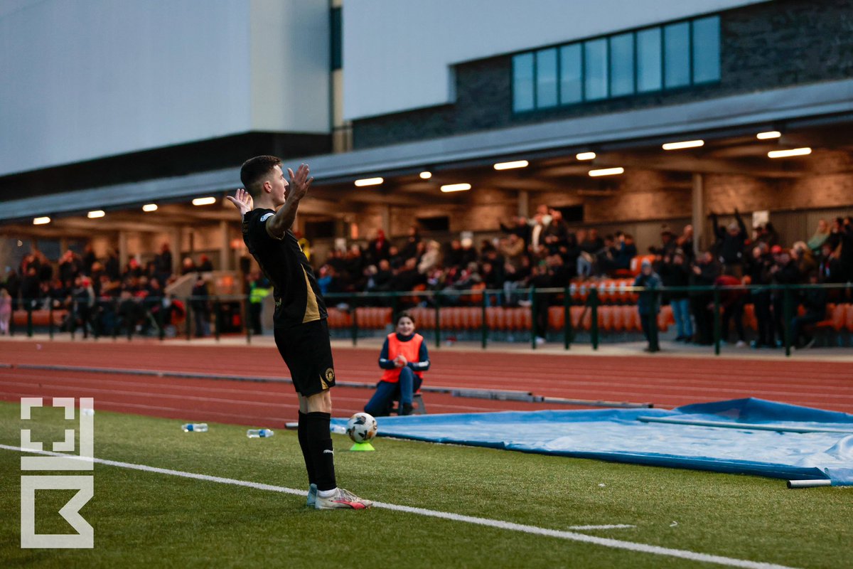 EdinburghCityFC's tweet photo. 🎶 INNES LAWSON BABY! 🎶

#MonTheCity #OurCity https://t.co/MoufSi4zMK