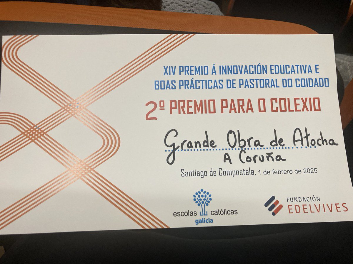 2°PREMIO PASTORAL para o noso proxecto "Educar no silencio e na interioridade"
Teresa Fraga, de <a href="/Edelvives/">Edelvives</a>; Sor Chus, responsable de Pastoral; María Teresa Iglesias, presidenta de <a href="/ecatolicas/">Escuelas Católicas</a> Galicia; David Varela e Lara Villar de <a href="/GOAtocha/">La Grande Obra Atocha</a>, e a secretaria autonómica, Juana Oter.