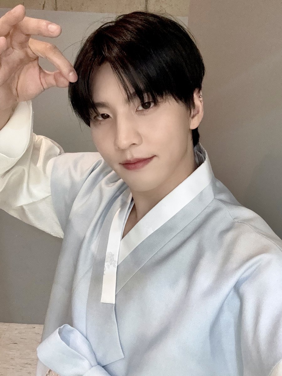 VannerOfficial's tweet photo. [#GON]

💎VVS💎
새해 복 많이 받으세요~😘

#VANNER #배너 #곤 https://t.co/s9wKu22Egm