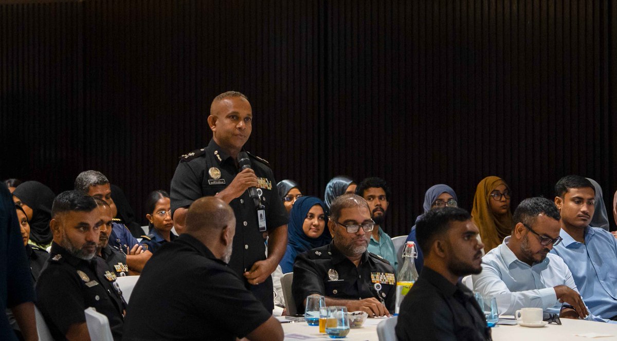 PGO_MV's tweet photo. ޝަރީޢަތް ނިމެންދެން ބަންދުކުރުމާގުޅޭ މައްސަލަތައް ޙައްލުކުރުމަށް ޝަރުޢީ ކޯޓުތައް ފިޔަވައި، ޖިނާއީ ޢަދުލުގެ ނިޒާމުގައި ހިމެނޭ ހުރިހާ އިދާރާތަކެއް ހިމެނޭ ގޮތަށް، މި އޮފީހުން އިސްނަގައިގެން ބޭއްވި "ބަންދު ފޯރަމް" ކާމިޔާބު ކަމާއެކު ނިންމާލައިފިއެވެ. https://t.co/CIg2Sop3Yn https://t.co/zeyIWMvopU
