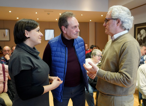 Ciudadanos se reivindica como "alternativa” al bipartidismo y está preparado para afrontar un adelanto electoral en #CastillayLeón 

<a href="/CsCastillayLeon/">Cs Castilla y León</a> 
<a href="/villarroel_cs/">Gemma Villarroel</a> 

agenciaical.es/Noticia/661026