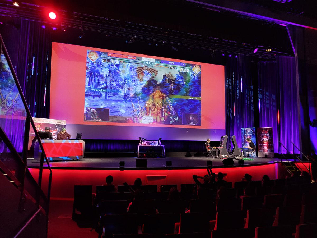lebonHaz's tweet photo. Full soucis techs au début de la journée mais on a réussi à retomber sur nos pieds pour les Top 16 de la #KayaneCup et admirer du beau spectacle !

Demain c'est les Top 8 on va tout faire pour vous mettre la max !!! https://t.co/bLvtF7DNN8