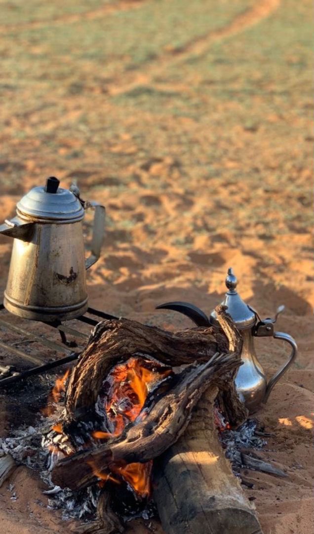 يامساء الخير والذوق وسموه
يامساء العطر والمسك وعبيره

يامساء البدر لا من شاع ضوه
يامساء الحب والنفس الكبيره

الوصل مثل المطر لا هل نوه
والرسايل زينها لو هي قصيره

قلتها من قلب وإحساس ومروه
من يحب أنسان مايعشق لـ غيره