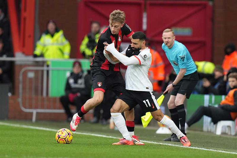 AO_Sports's tweet image. Egyptian Players Abroad: #Salah scores twice as #Liverpool win, #SamMorsy’s #Ipswich lose english.ahram.org.eg/News/539635.as…