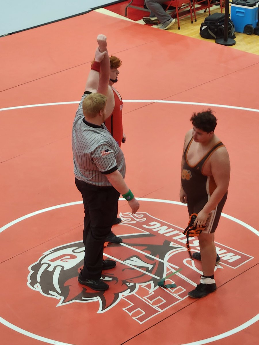 Aidan Ross on to battle for 3rd in the Jeffersonville Sectional!   
Top 4 advance to Regional! 
<a href="/joshcookNT/">Josh Cook</a>
<a href="/BDNWrestling/">Borden wrestling</a>