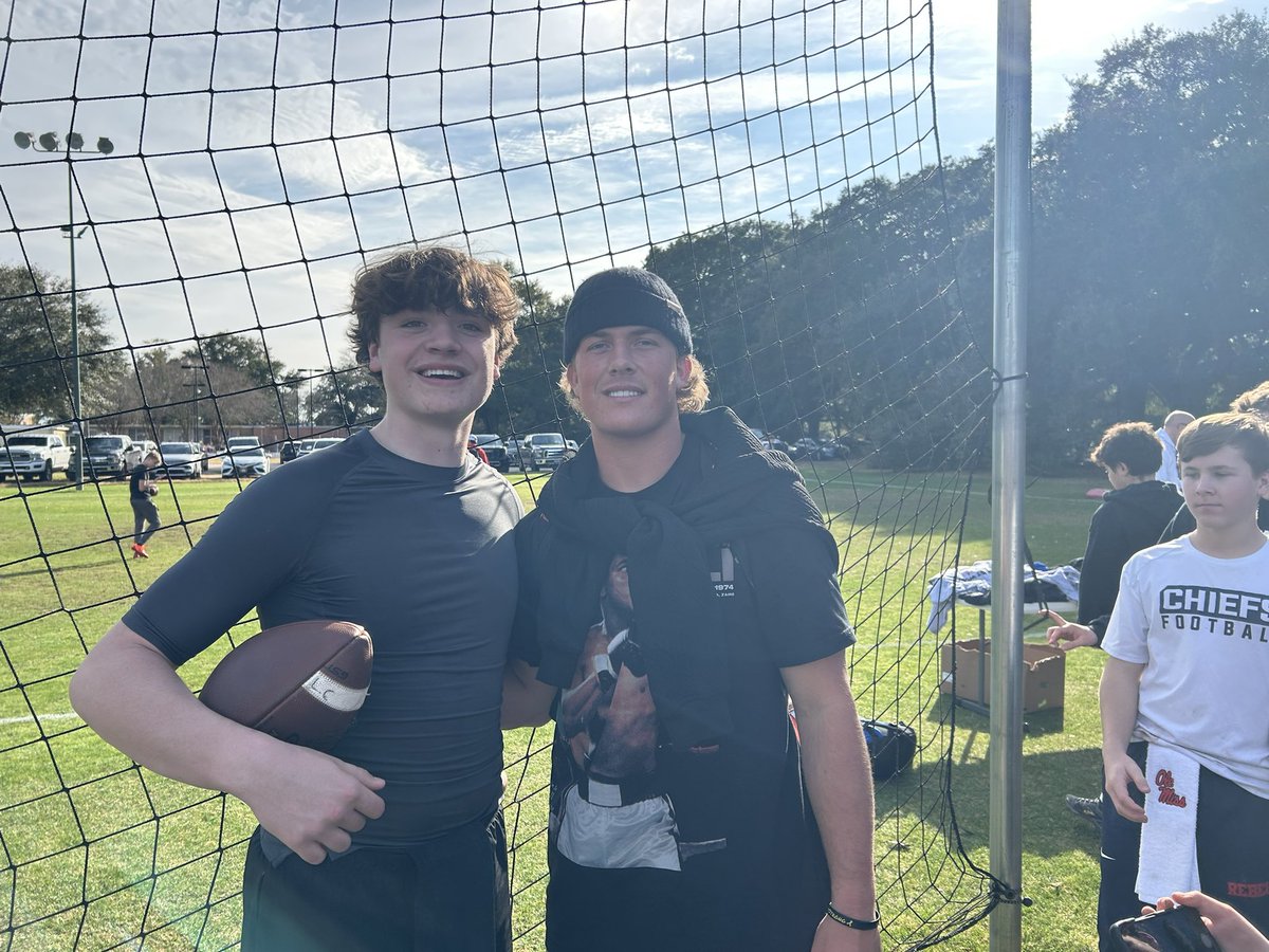 LaneClement16's tweet photo. Had a great experience @QBCountry camp learning from the best and bettering myself as an athlete and human!! https://t.co/6CKAPv889m