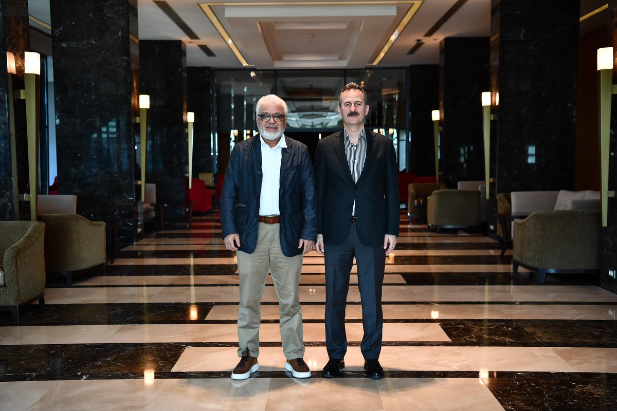 Savunma ve Havacılık sanayiinde küresel stratejiler konferansı kapsamında Antalya da bir araya geldiğimiz Cumhurbaşkanlığı Savunma Sanayi Başkanımız sayın Prof. Dr. Haluk Görgün beyle son durumu değerlendirme şansımız oldu.
<a href="/halukgorgun/">Prof. Dr. Haluk Görgün</a> 
<a href="/SavunmaSanayii/">SSB</a>