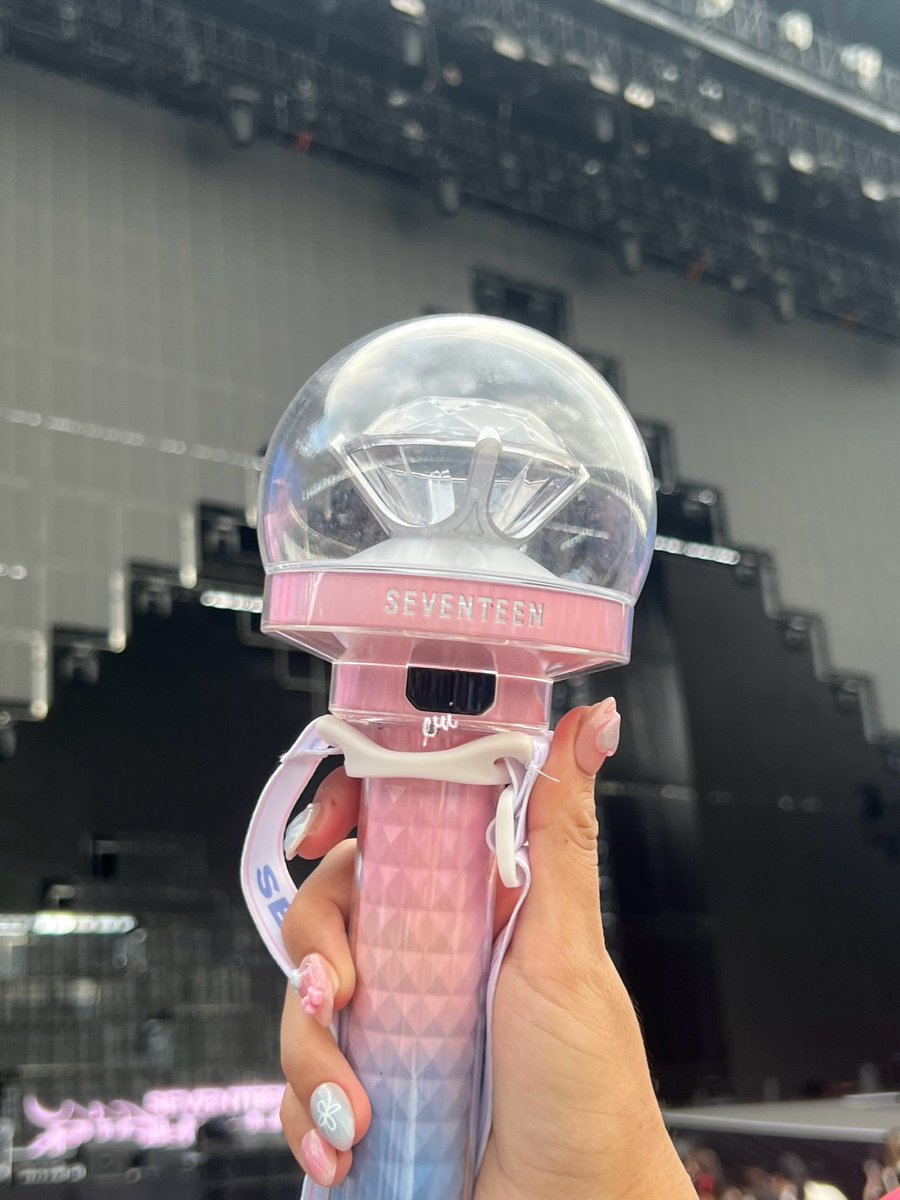 moonrideul's tweet photo. 250118 17RH ♡ first time to experience soundcheck, and we got ima live! the huihui in me still hoped that jun was also “right here.” maybe it’s the bittersweet part of it.

still, svt concerts are always worthwhile. ily for life, sebong! 🩷🩵

#SEVENTEEN_RIGHT_HERE_IN_BULACAN https://t.co/Xbzvo8X6xj
