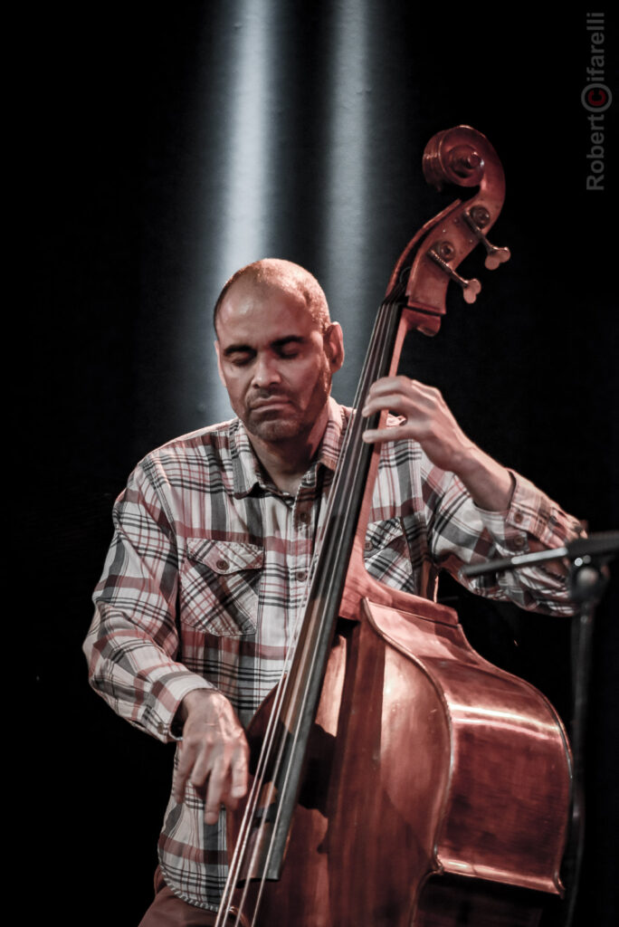 CapitalJazzClub's tweet photo. #NowPlaying, 'Ofrenda', off #PericoSambeat's *Ofrenda*. (2019). The #CapitalJazzClub984, with #JacobAsiyo, & @KaimaMwiti.
Saxophones: Perico Sambeat
Double Bass: Ugonna Okegwo
Drums: E.J. Strickland
Piano: Danny Grissett. https://t.co/FGCH6YeX9I