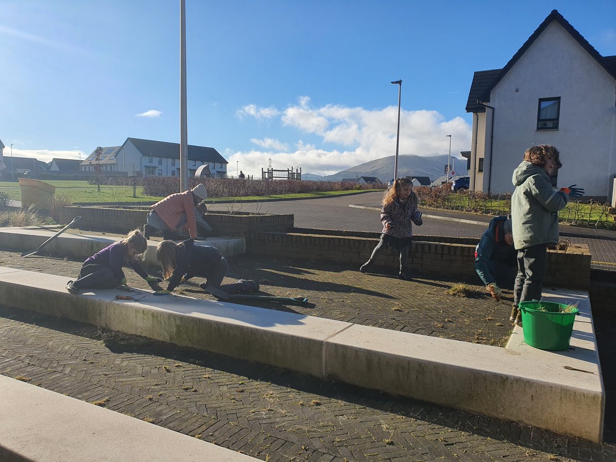 Gardening Gang yesterday was LOVELY! 3 families weeding and tidying the community garden area in glorious wintery sunshine!! Thank you so much, everyone! Come join us next week, everyone. Tools not needed just a positive attitude! #community #HWB #skills #mud
