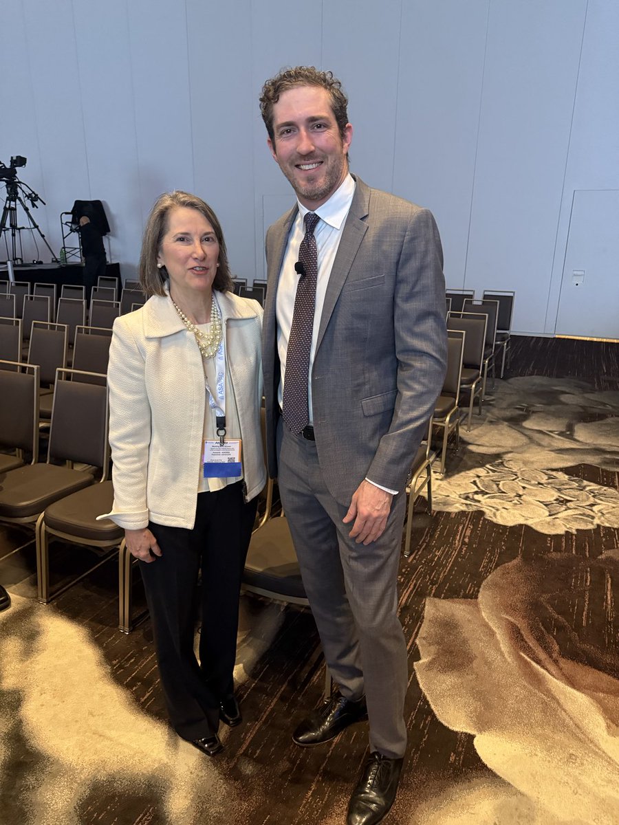 Looking forward to the Keynote speaker ⁦<a href="/docthecrocs/">drglaucomflecken</a>⁩ at #ADVANCE25!