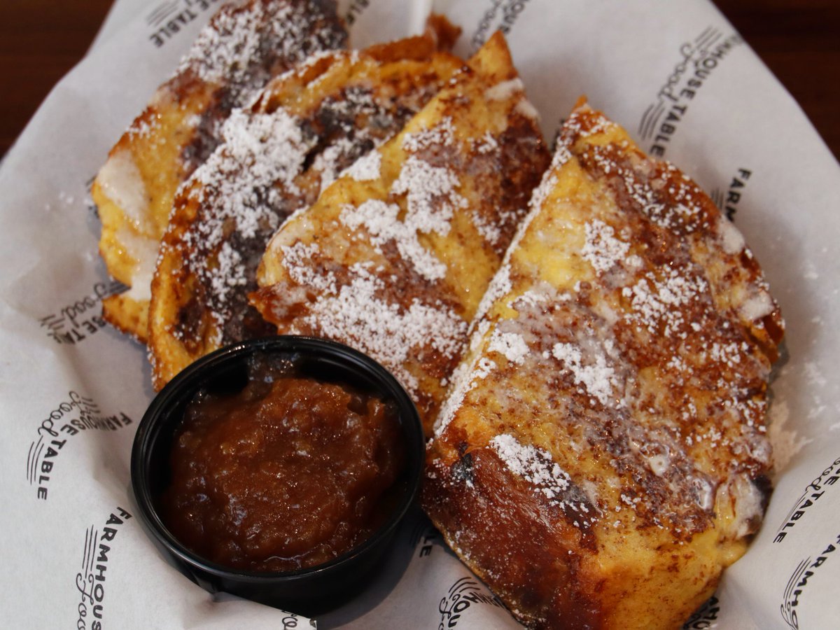 Cinnamon raisin French toast
Brunch on Saturdays 9 a.m. - 2 p.m.