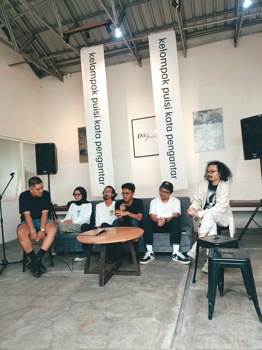 Tadi sore di acara PasPui <a href="/kp______kp/">kp kp & kpkp (press)</a> 
Orang-orang kok keren-keren ya