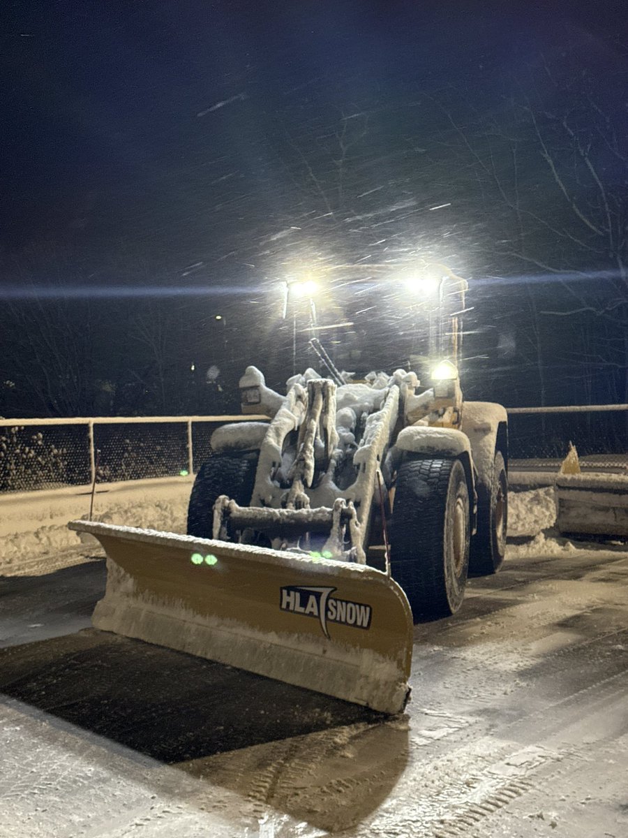 Heeeeey Canada 🇨🇦 

Happy #tarrif day 🙏🤦‍♂️

JT save us!

 Pic for attention (cause it’s a Canadian pic 😁❄️)