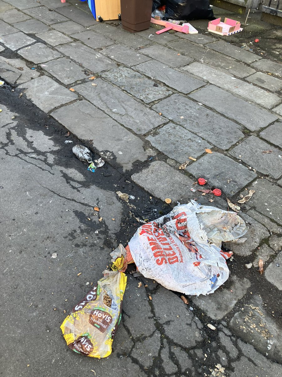justjojo71's tweet photo. Durham St fly tipping hotspot, more added every day this week. Please remove ASAP @cardiffcouncil it’s embarrassing & soul destroying to live here, a health hazard too.
I have reported on the app before you ask #QuickQueryCDF #Grangetown #Cardiff
@GrangetownLAB @TidyGrangetown https://t.co/PbKlJ9h8zv