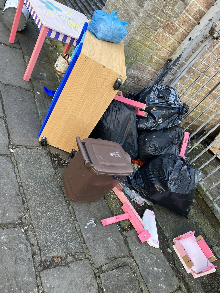justjojo71's tweet photo. Durham St fly tipping hotspot, more added every day this week. Please remove ASAP @cardiffcouncil it’s embarrassing & soul destroying to live here, a health hazard too.
I have reported on the app before you ask #QuickQueryCDF #Grangetown #Cardiff
@GrangetownLAB @TidyGrangetown https://t.co/PbKlJ9h8zv