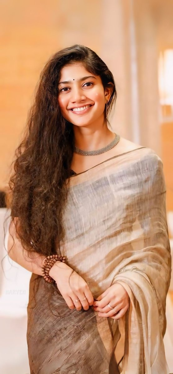 Harishchippada1's tweet photo. From today, I am gonna post random mobile wallpapers of #SaiPallavi until #Thandel release.
If anyone want any specific wallpapers, please mention in comments
#ThandelonFeb7th https://t.co/usZWjEyz8I
