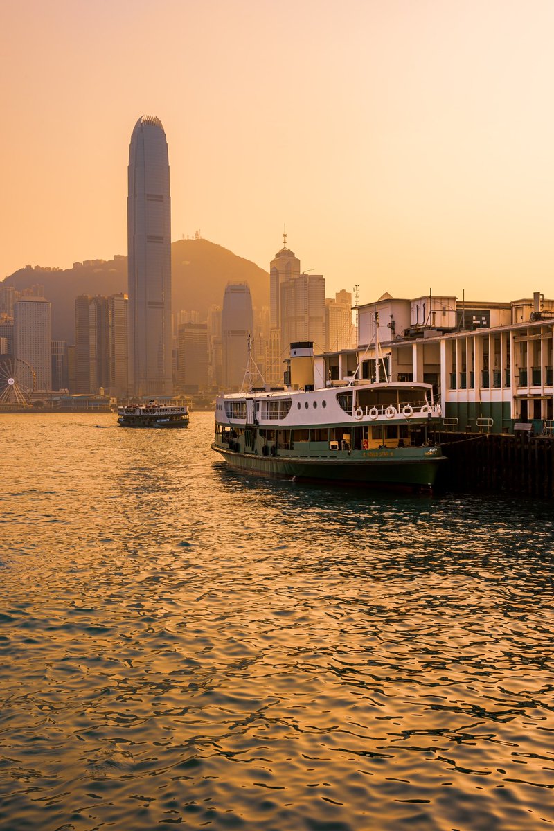 javanng's tweet photo. Hello, Hong Kong! Where the iconic Star Ferry glides across golden waters, and the skyline glows under the fading sun.
#starferry #hongkong #thisishongkong #awesomehongkong #citybestviews #cityvibes https://t.co/jxH2TkGRKK