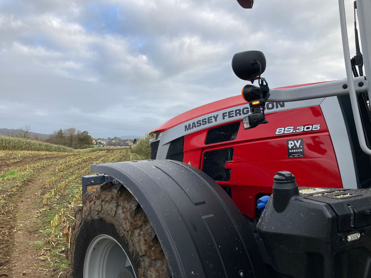 The time has come!
Our 2024 Massey Ferguson 8S305 Dyna VT monster is now looking for its new home!

pvdobson.com/agricultural-m…..