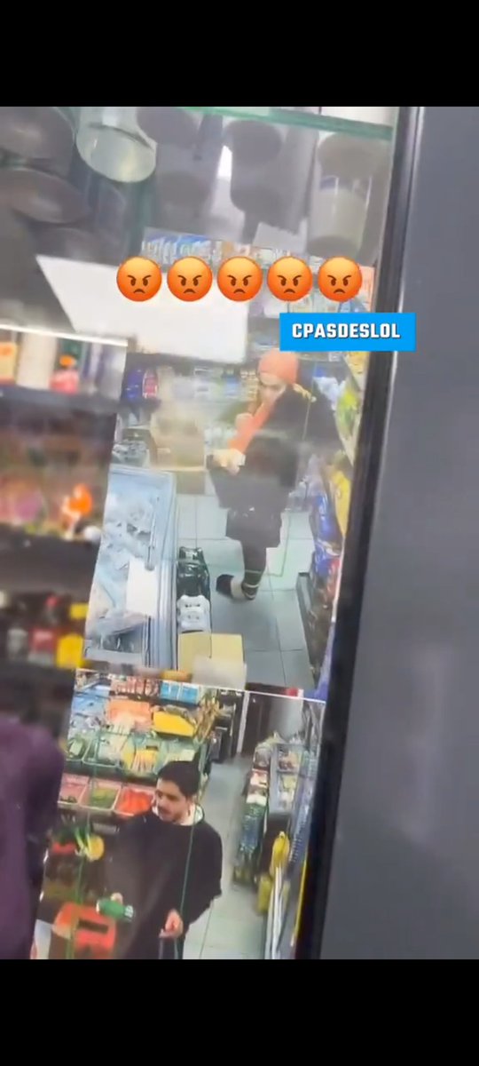 hk_end's tweet photo. @cpasdeslol_X Du coup la photo des voleurs se retrouve en accès mondial sur internet... Merci à ce QI négatif pour son action https://t.co/riE8PAaVmg