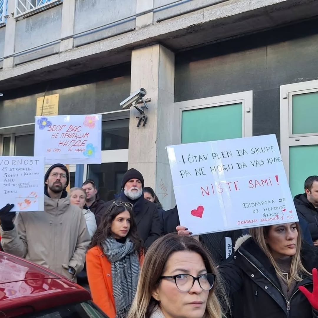 GitE6BYWcAAOSHq?format=jpg&name=medium