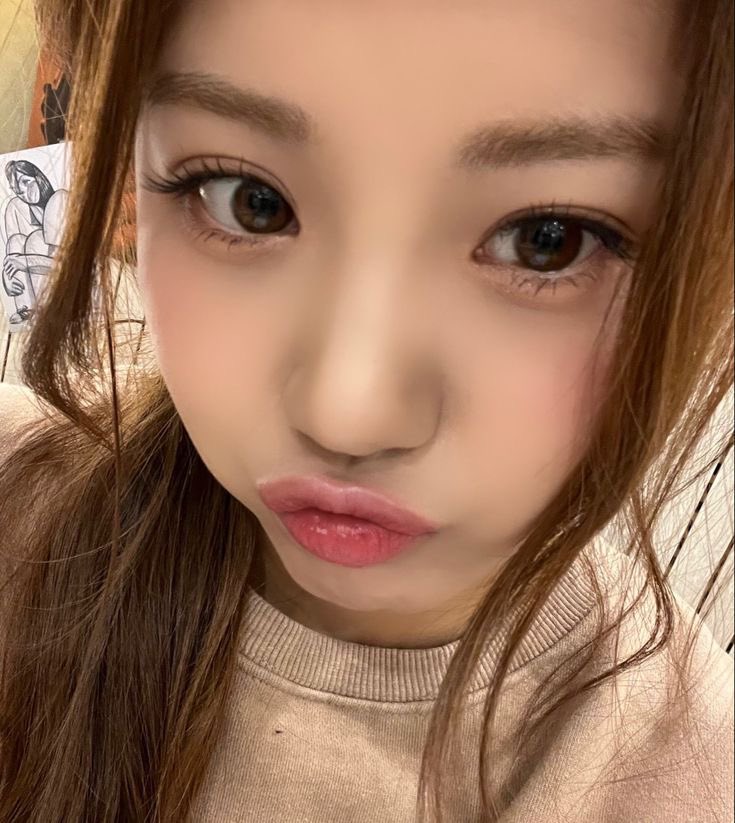 csrllit's tweet photo. 🤎

#유나 #원희 https://t.co/u4If3DA3Vu