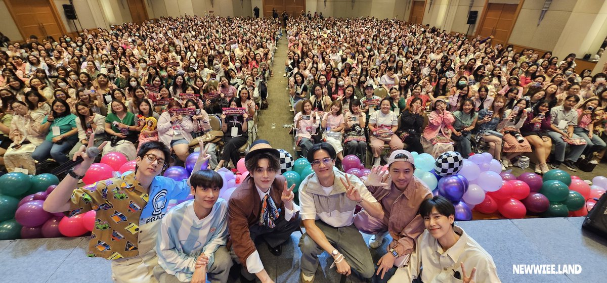 #32ndNewwieeBDWonderland
#Newwiee 🎂🥳🎉🎈🎁🎊
ขอขอบคุณ 
<a href="/Tawan_V/">เทย์ทาวาฬ</a> <a href="/off_tumcial/">ออฟที่แปลว่าปิดประตูแพ้</a> <a href="/AtthaphanP/">ATTHAPHAN PHUNSAWAT</a> <a href="/jnnrrs/">จูจู้ 🌞</a> <a href="/domedingdong/">โดมดิงดอง</a> 
ที่มาร่วมเป็นเกสต์สุดพิเศษ
ให้นิวในวันนี้นะครับ 🙇🏻‍♂️✨️

#Tawan_V #OffJumpol #GunAtthaphan #Juniorrs